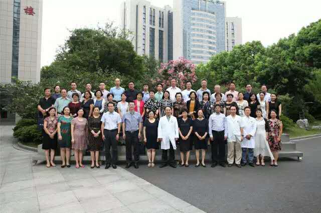 陈四清荣担精品教材《中医内科学》编委 - 好大