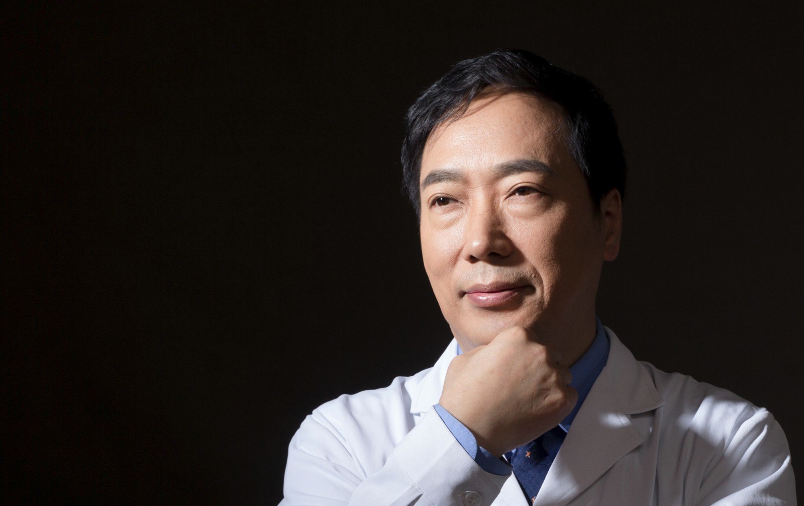 隆鼻为什么要用耳软骨垫鼻尖?