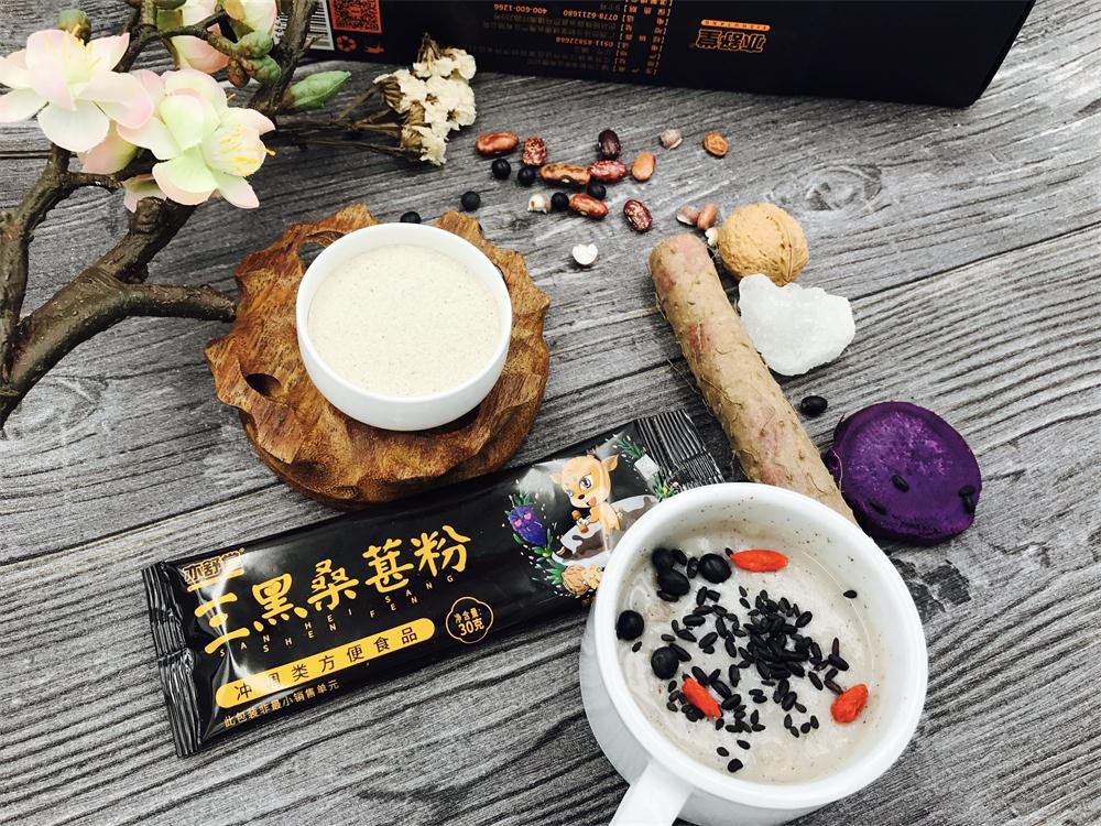 三黑桑葚粉的做法材料:材料組成:黑芝麻,黑豆,黑米,豌豆,荷包豆,紫薯