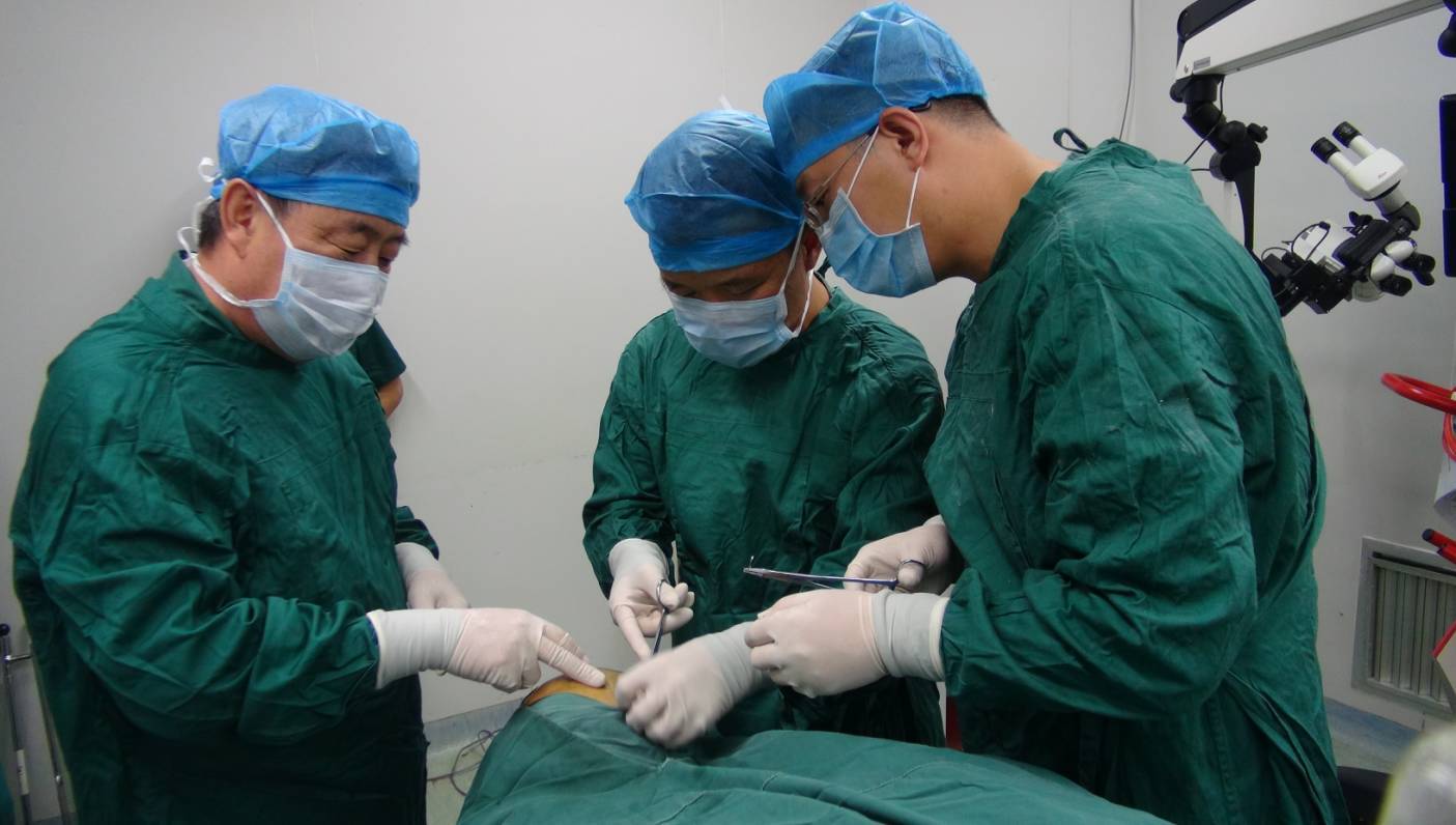 赵明光博士在县医院义务坐诊的一年 - 好大夫在