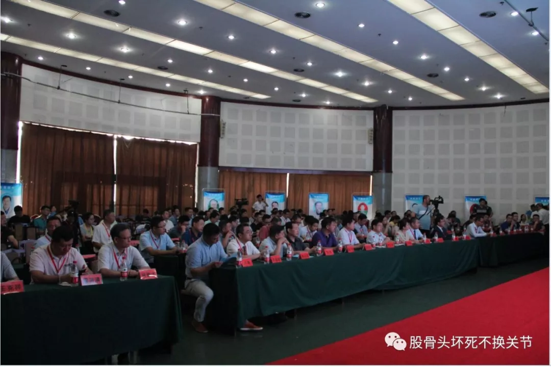 张蕾蕾医生相才施展光华生;李桃红白不由春,俄罗斯专家不远万里前来"