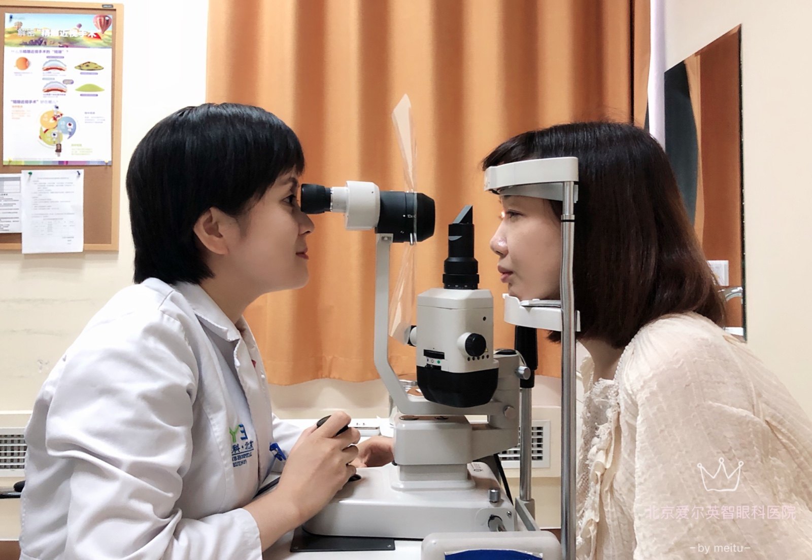 包括眼位及眼部前节结构(角膜,前房,瞳孔,晶体等)检查