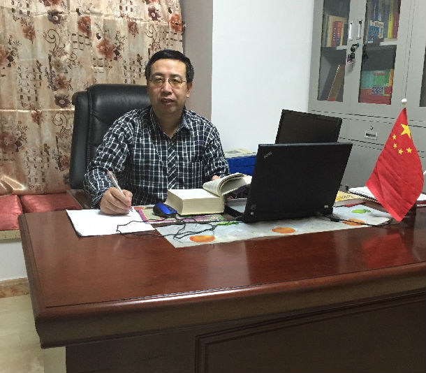 金猴献瑞迎新年,敦医造福更辉煌—李应存祝朋友们吉祥如意!