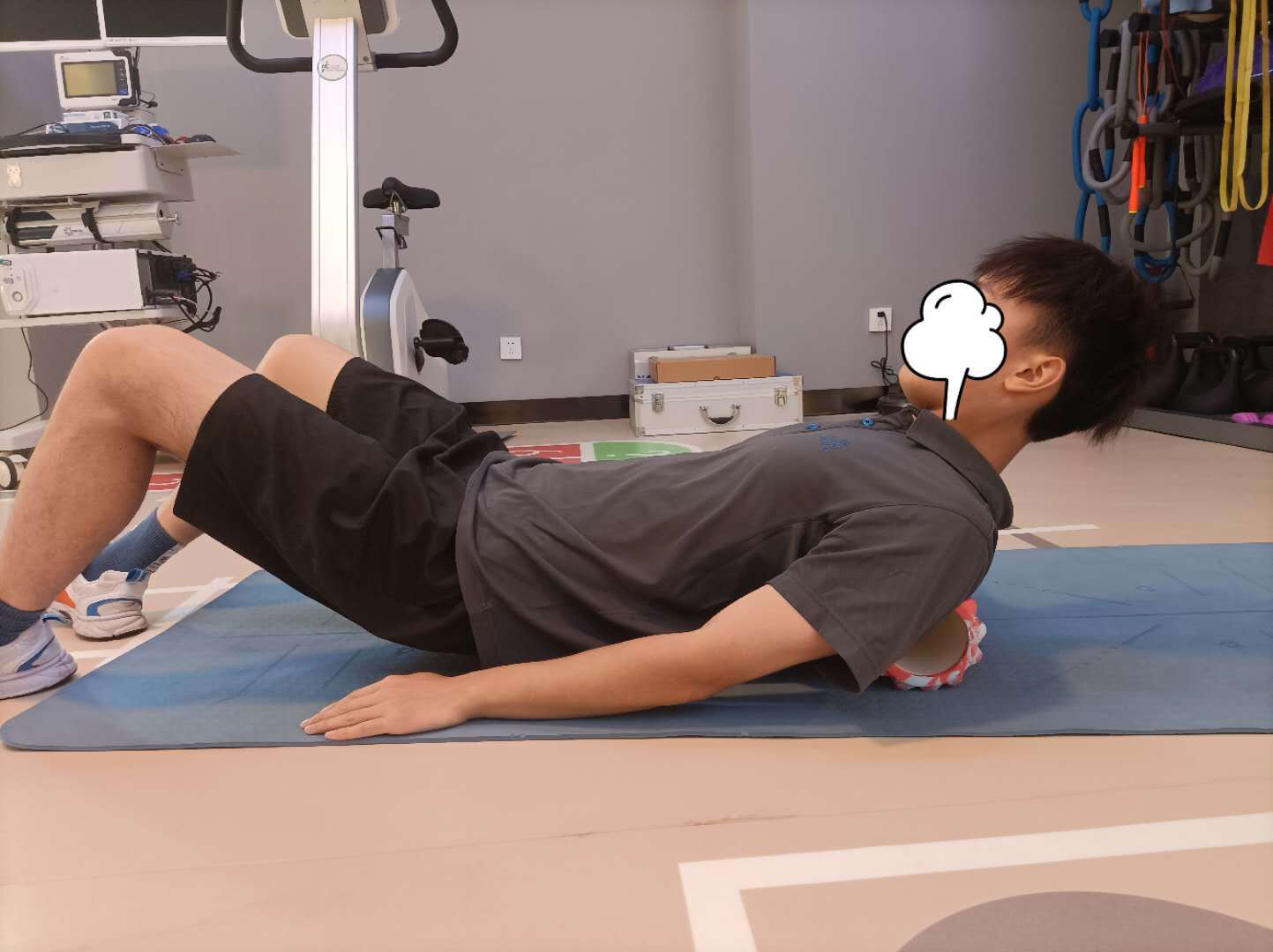 含胸驼背的日常改善训练_青年性驼背_青年性驼背康复锻炼 - 好大夫