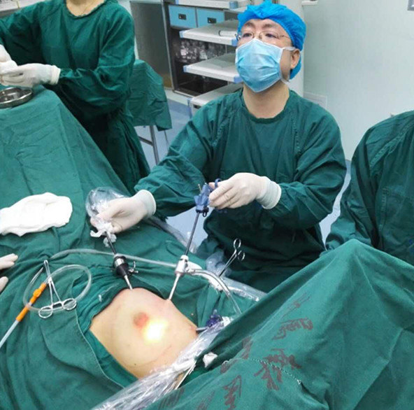 分离显示手术范围及标本术前及术后对比男性乳腺发育症腔镜手术适应症
