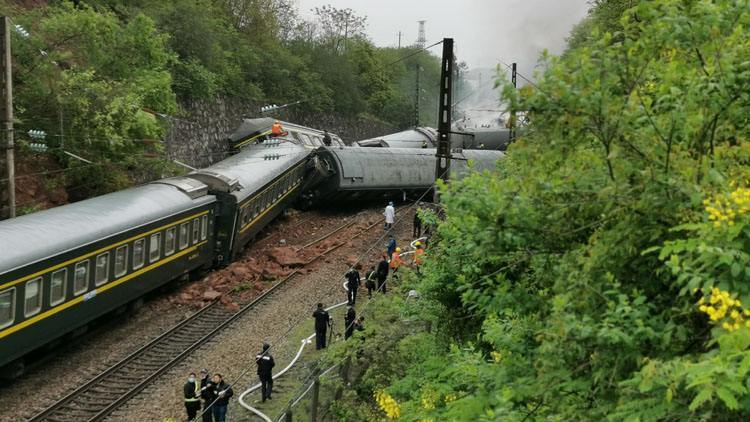 湖南发生一列客运火车脱轨致百人死伤,外伤后如何预防才能不留疤?