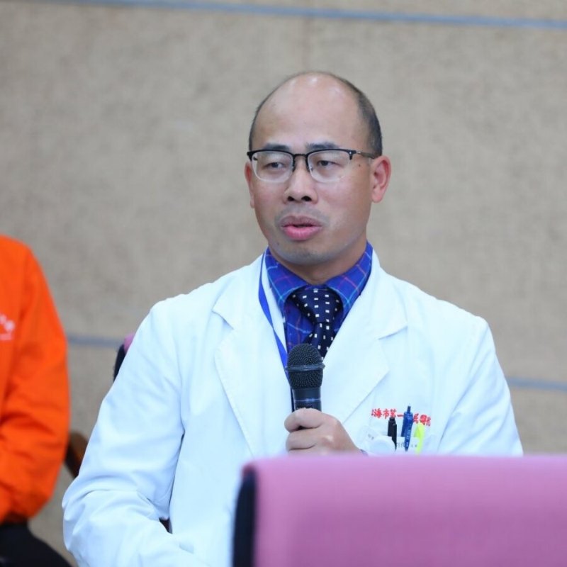 主任我的是乳腺囊肿 现在乳头可以挤出黄色液体 需要怎么治疗