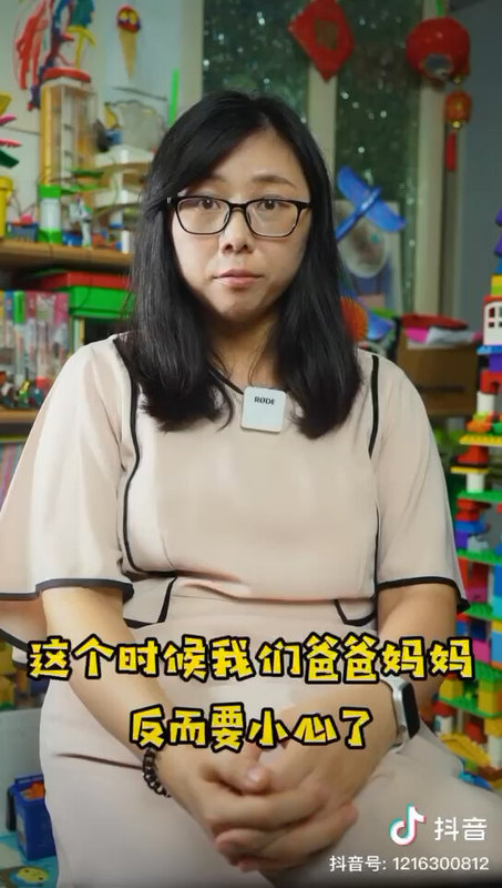 给懂事的孩子多一些拥抱和鼓励吧