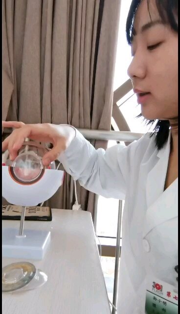 什么是人工晶体脱位及：表现和处理方法